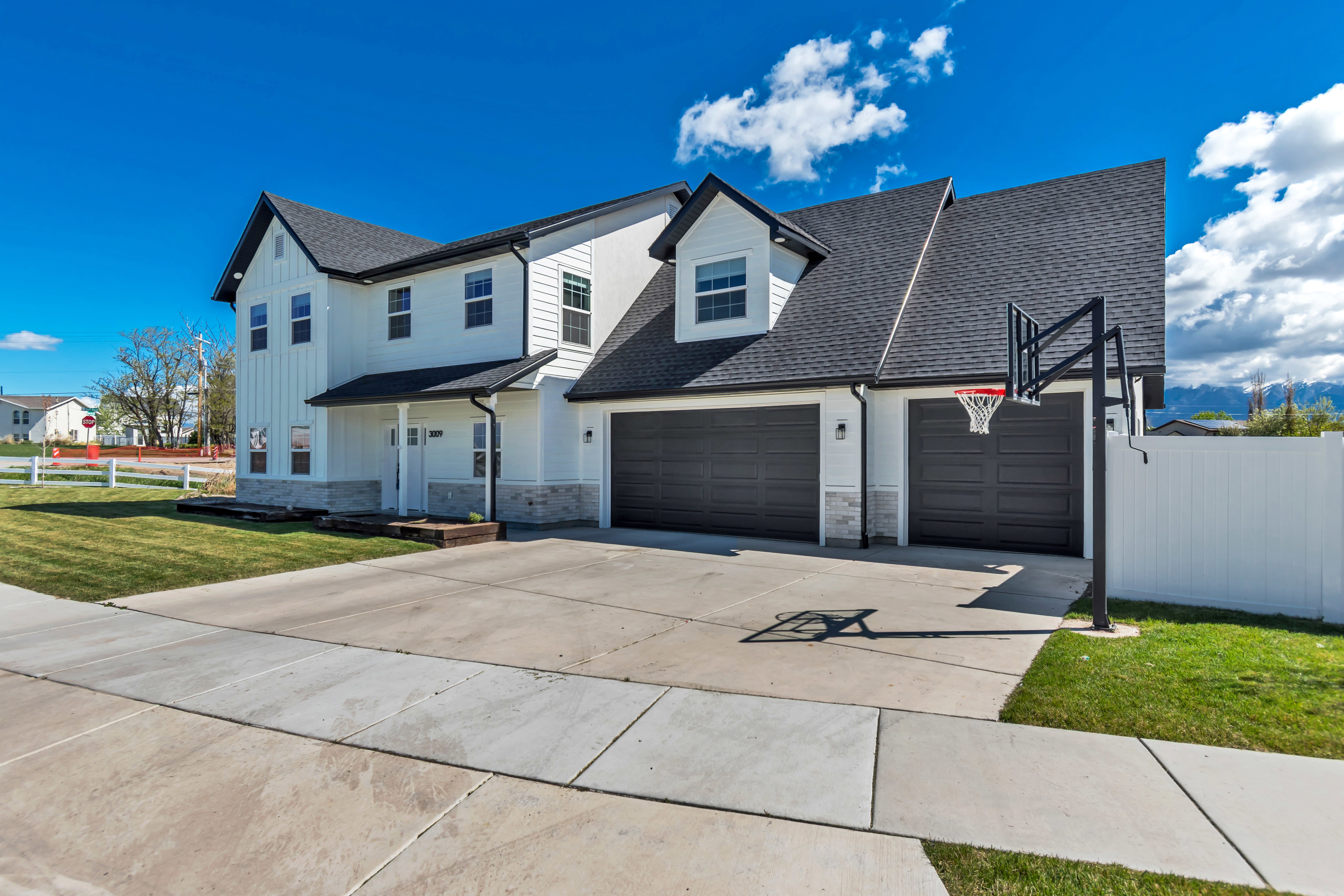 3009 S EDGEWATER LN Syracuse UT 84075