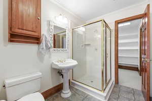 Upstairs Bedroom 1 - En Suite Bathroom