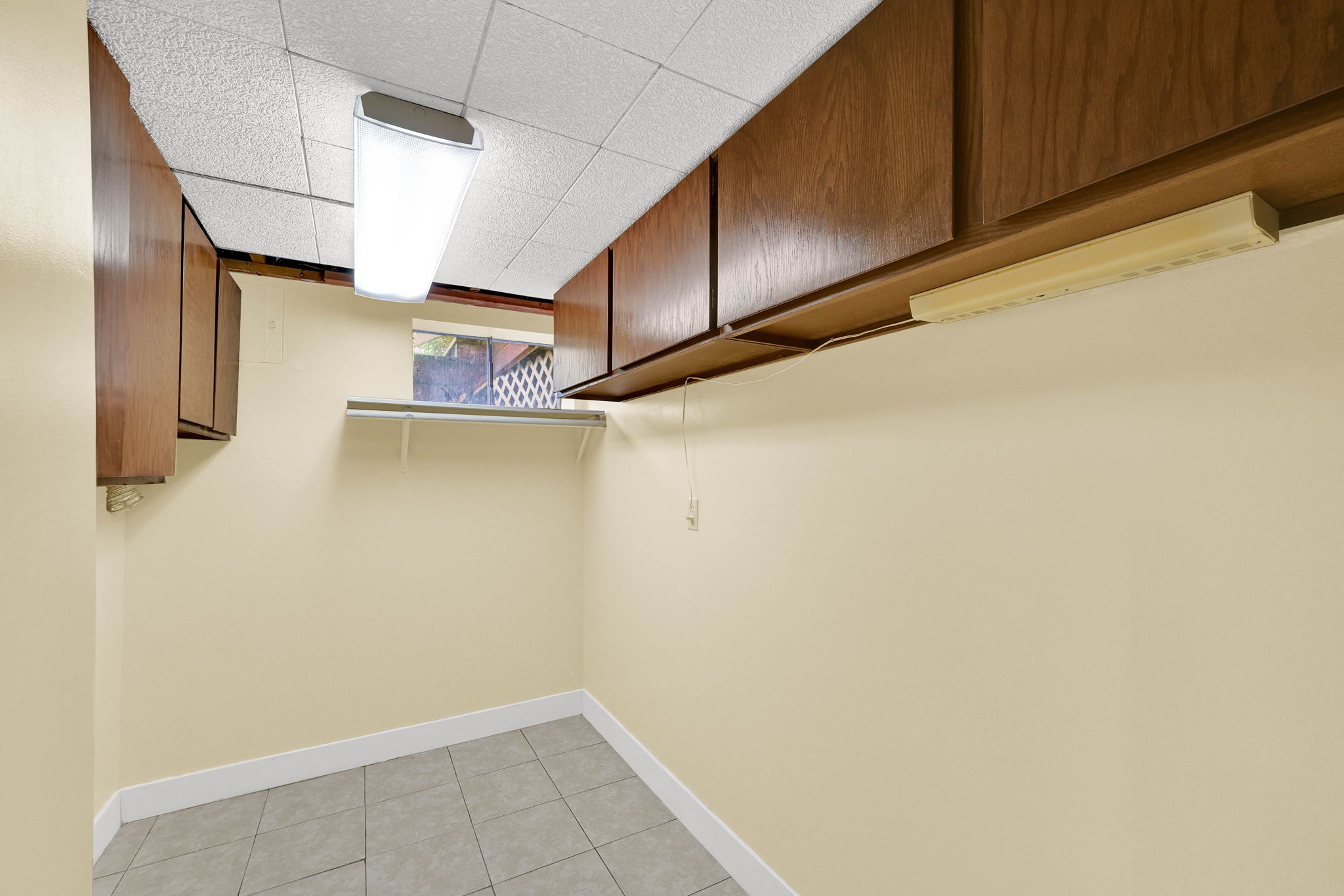 Basement Laundry room