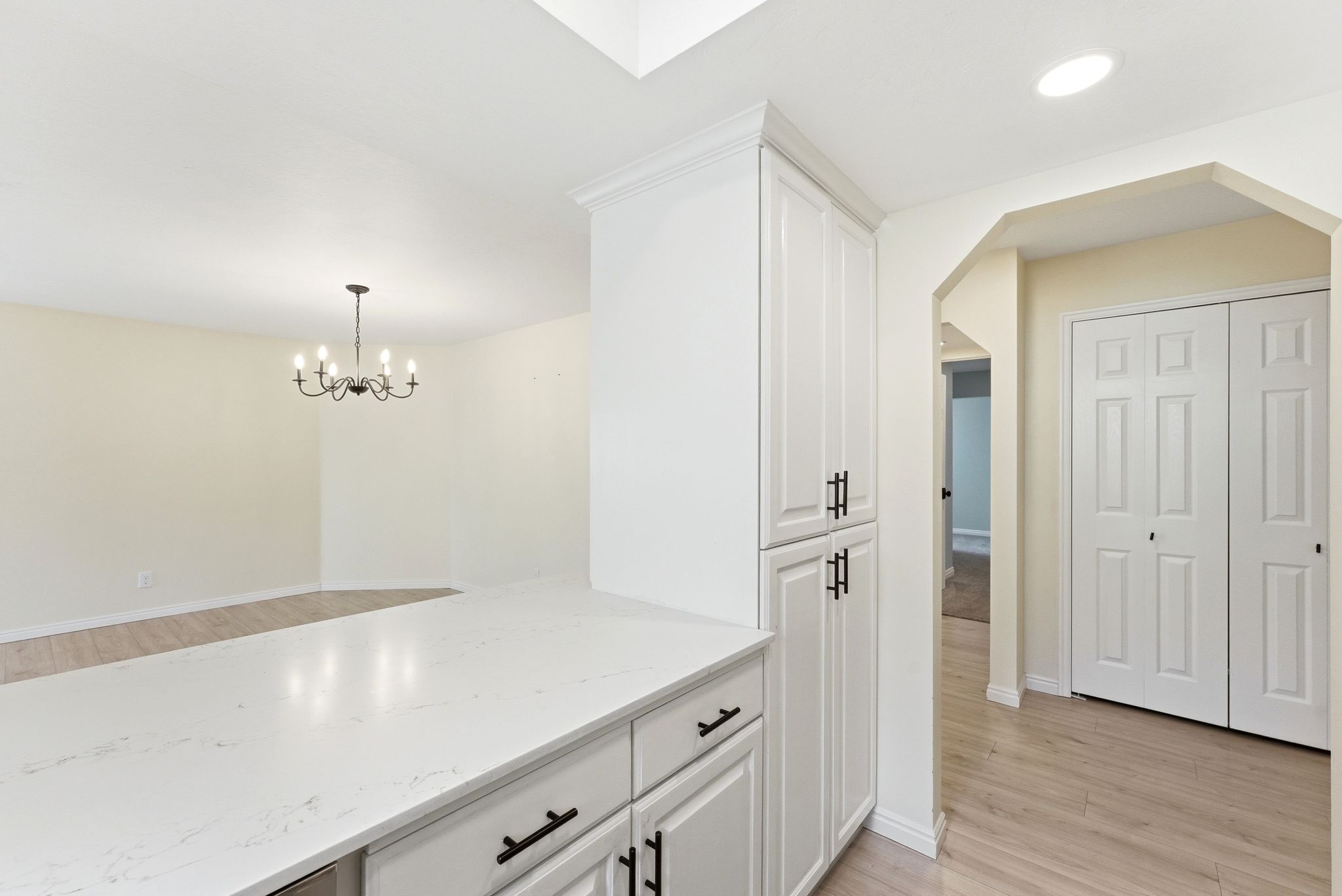 Thoughtful finishes and efficient storage keep everything within reach while maintaining a clean, streamlined look.