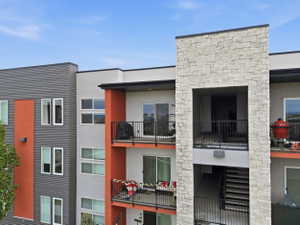 View of apartment building / complex