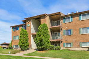 View of apartment building / complex