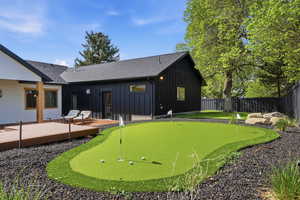 PROFESSIONALLY INSTALLED PUTTING GREEN