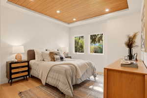 GUEST SUITE / BEDROOM #2 ON MAIN FLOOR WITH ADJACENT BATHROOM