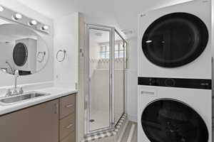 Washer & Dryer Included