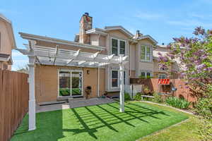 Beautiful entertaining space in back of house