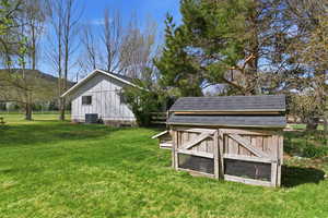 View of chicken coop featuring a mountain view