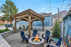 Great entertaining space in backyard