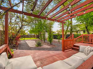 Deck with pergola
