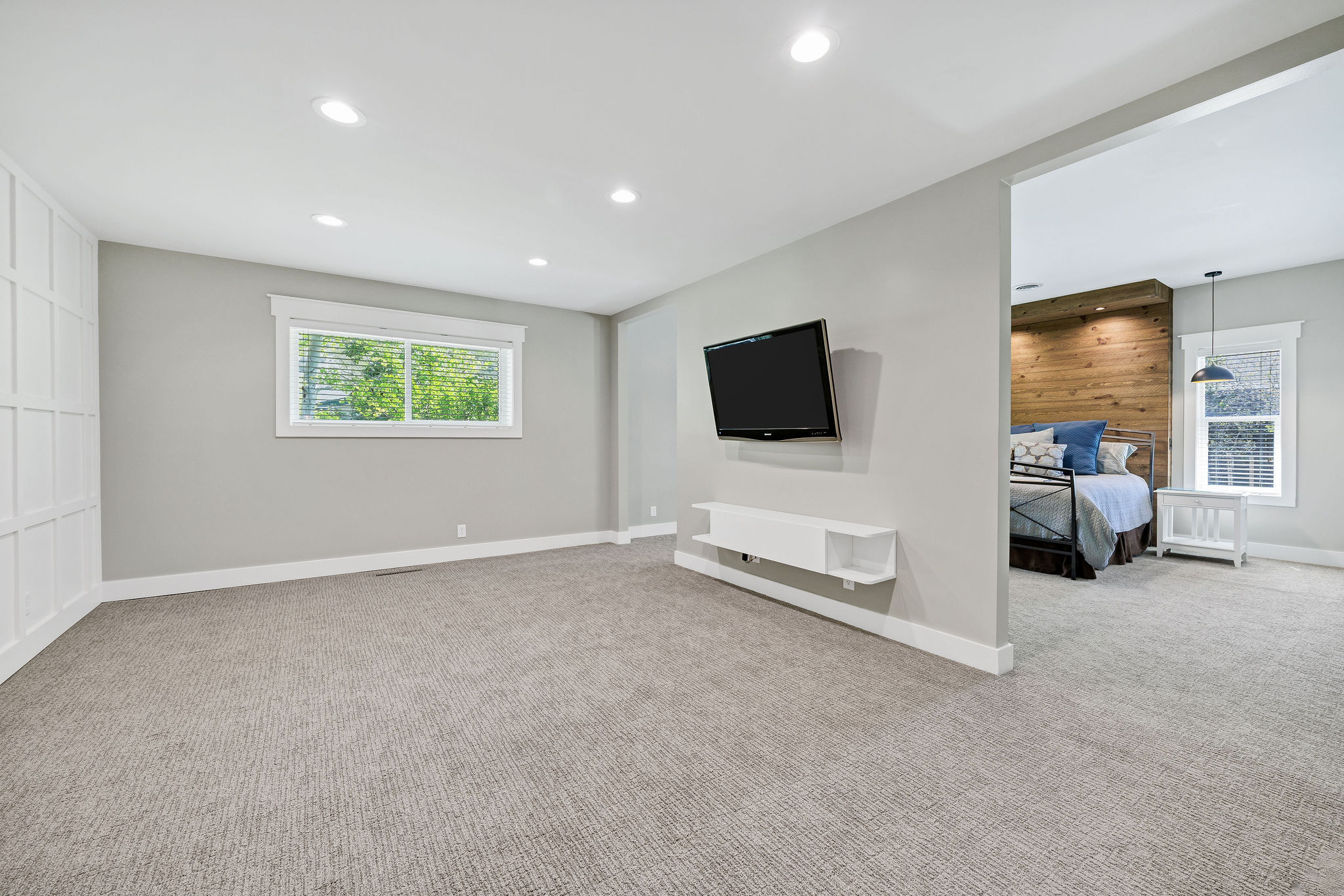 Master Bedroom with Lounge and door to deck