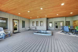 Deck featuring outdoor dining area