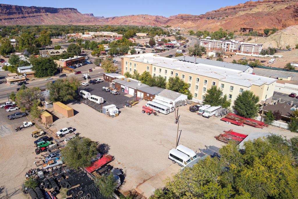 Bird's eye view of a mountainous background