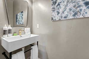 Bathroom with a textured wall