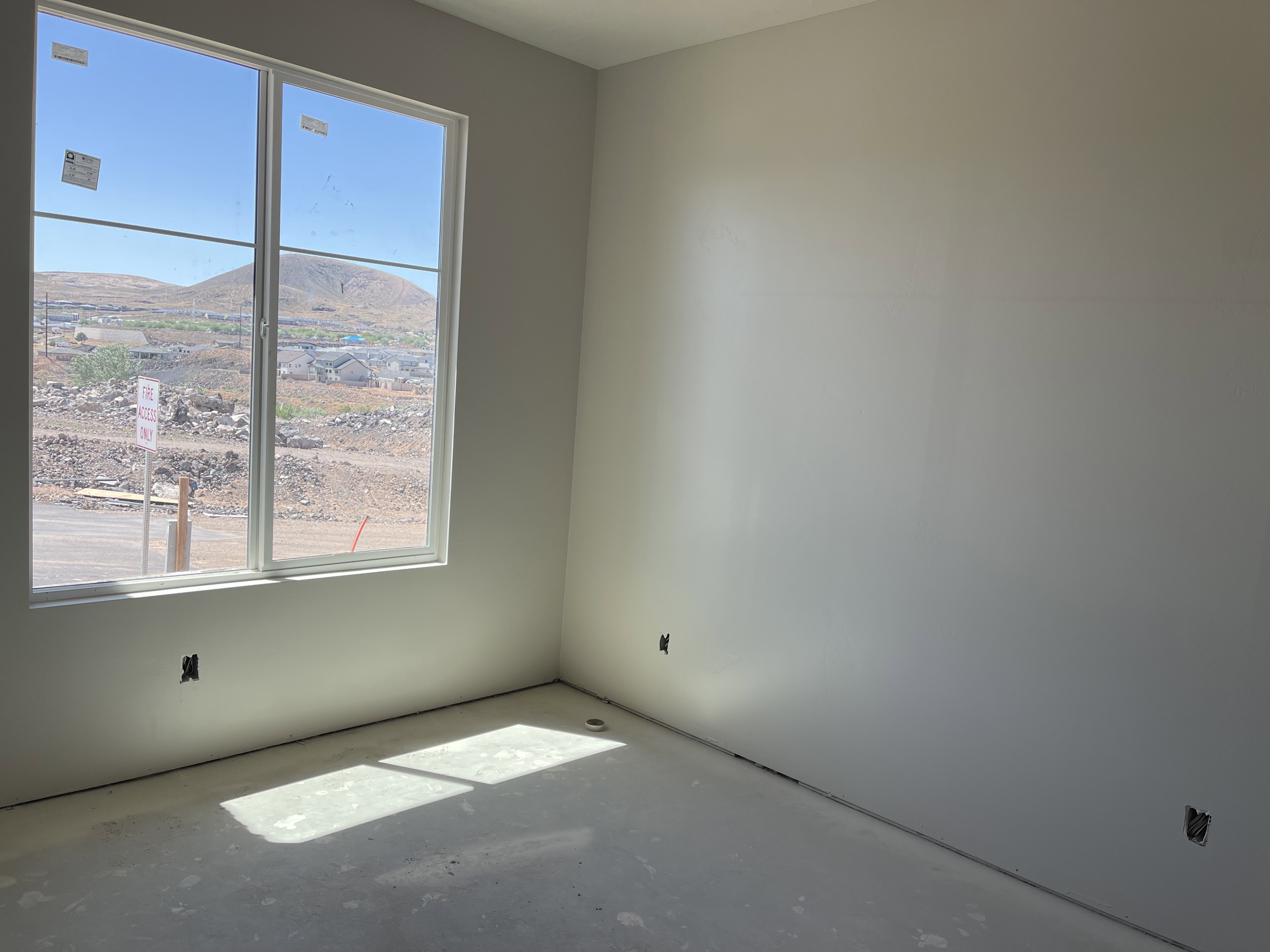 Spare room with a mountain view