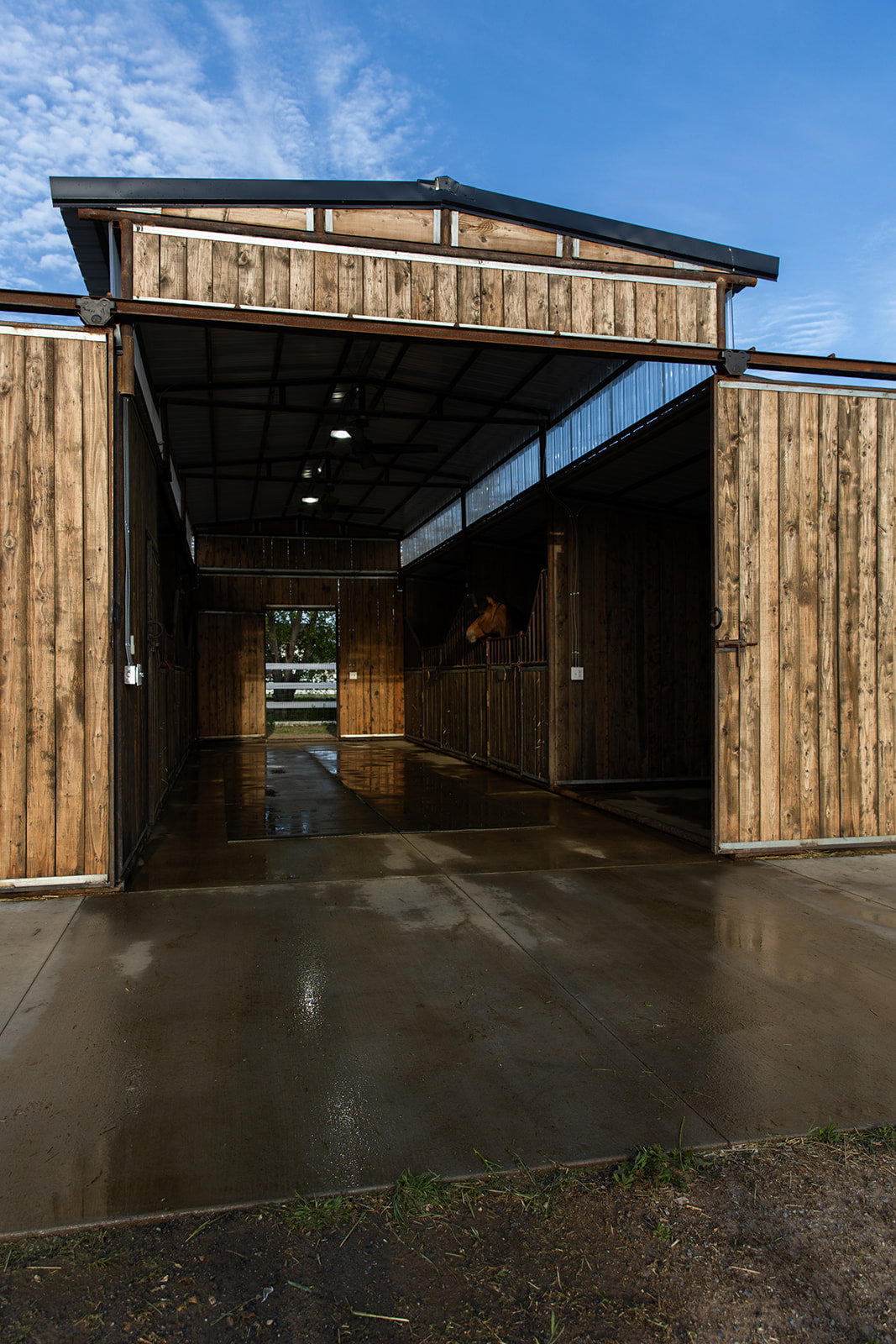 4 STALL BARN (2 YEARS NEW)