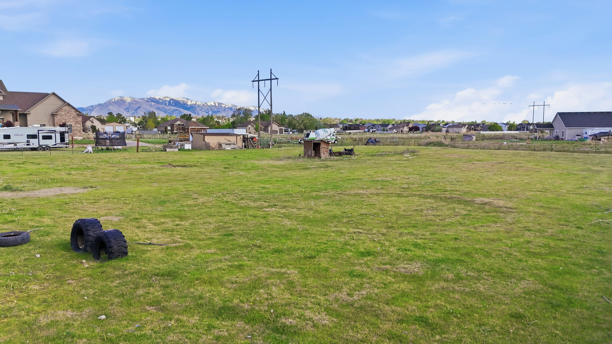 View of property's community featuring a mountain view