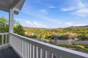 Balcony featuring a mountain view