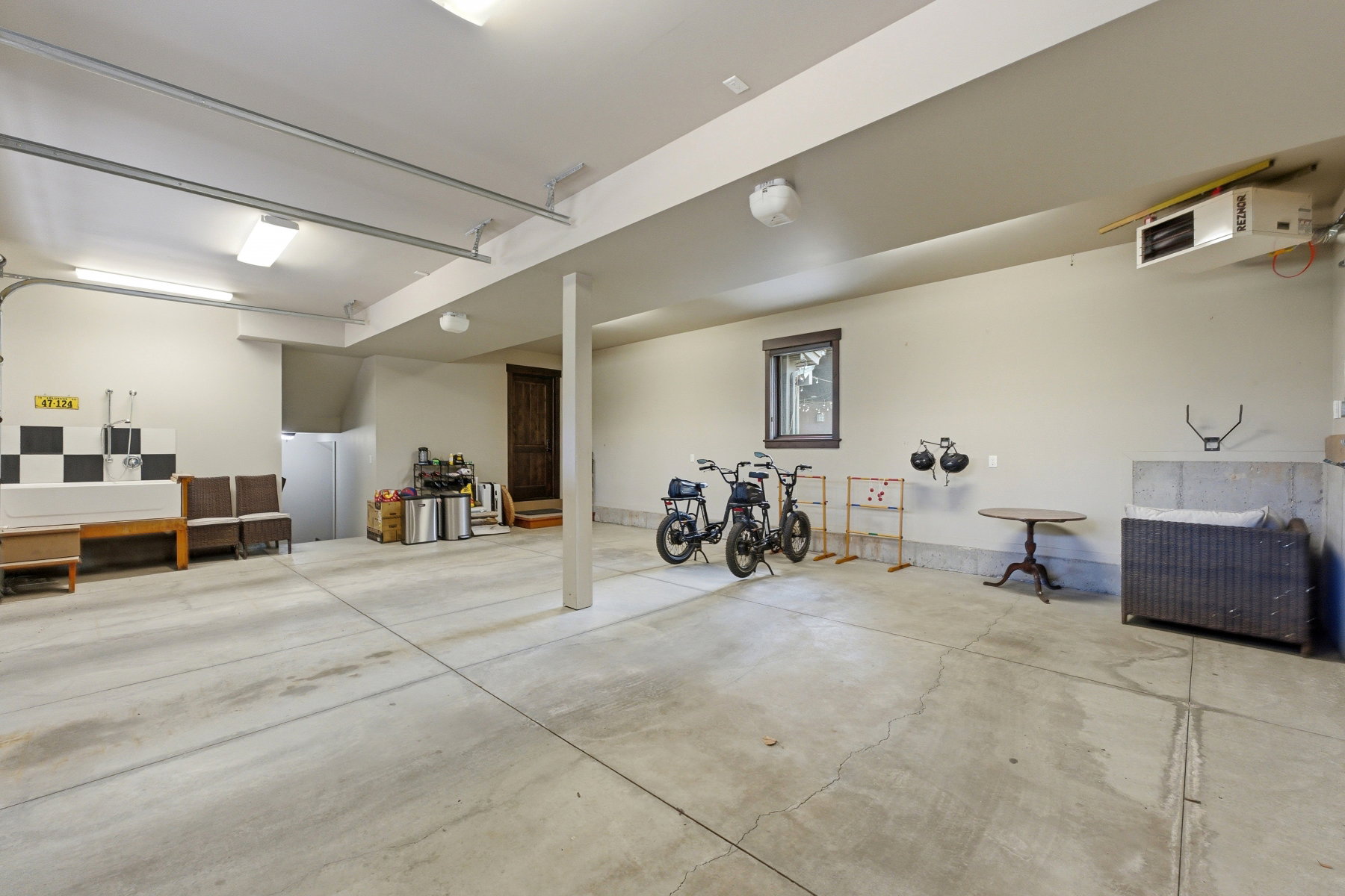 Garage with a heating unit