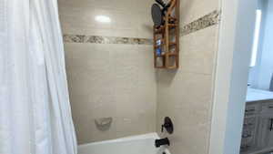 Tub in master
