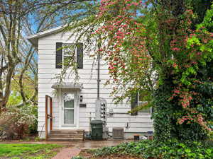 View of front of property with entry steps