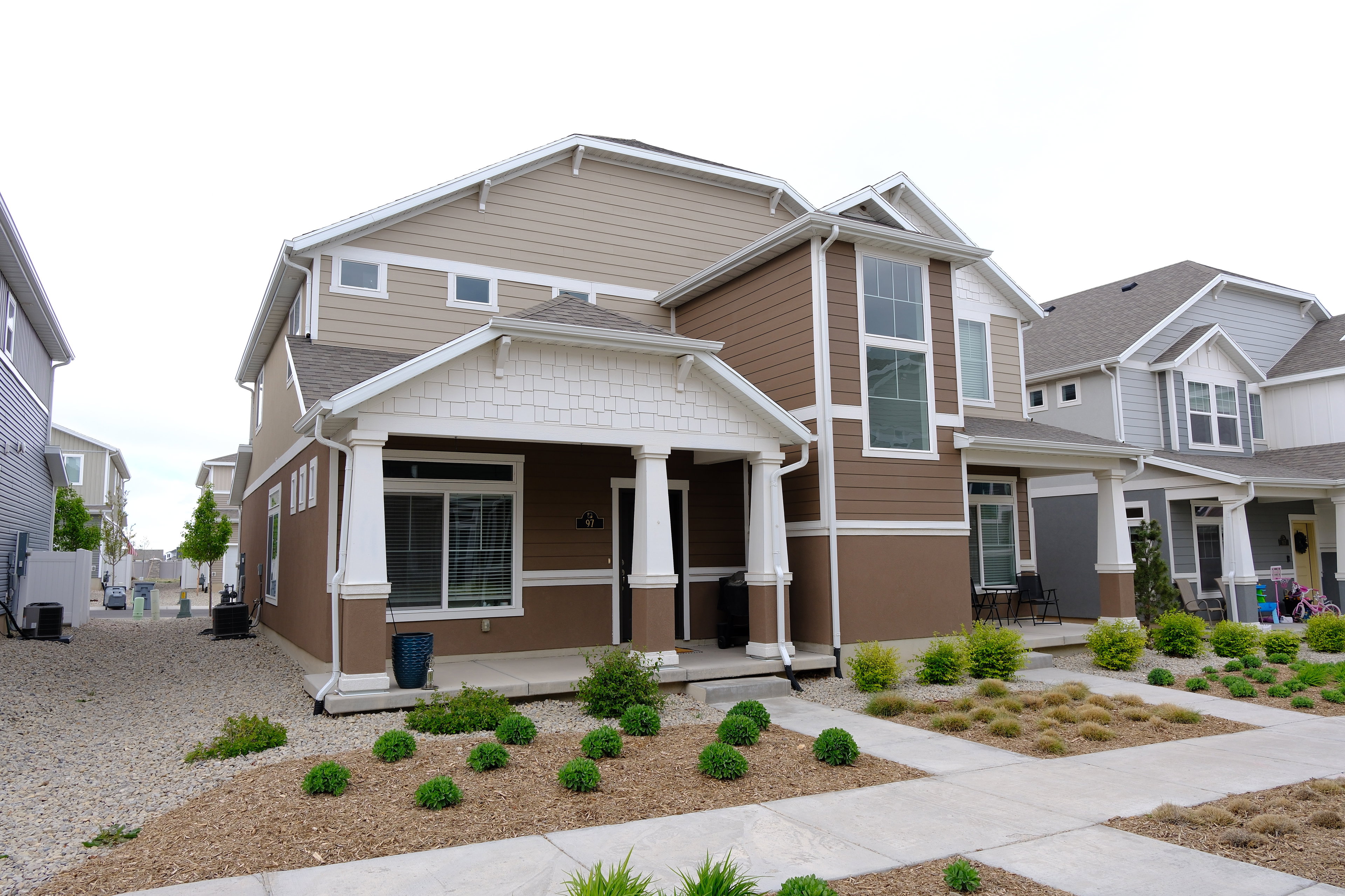 97 E FAIRMONT PL Saratoga Springs UT 84045