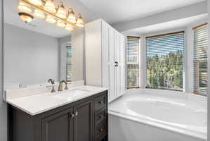 Integrated built-in tub with a bay window surround