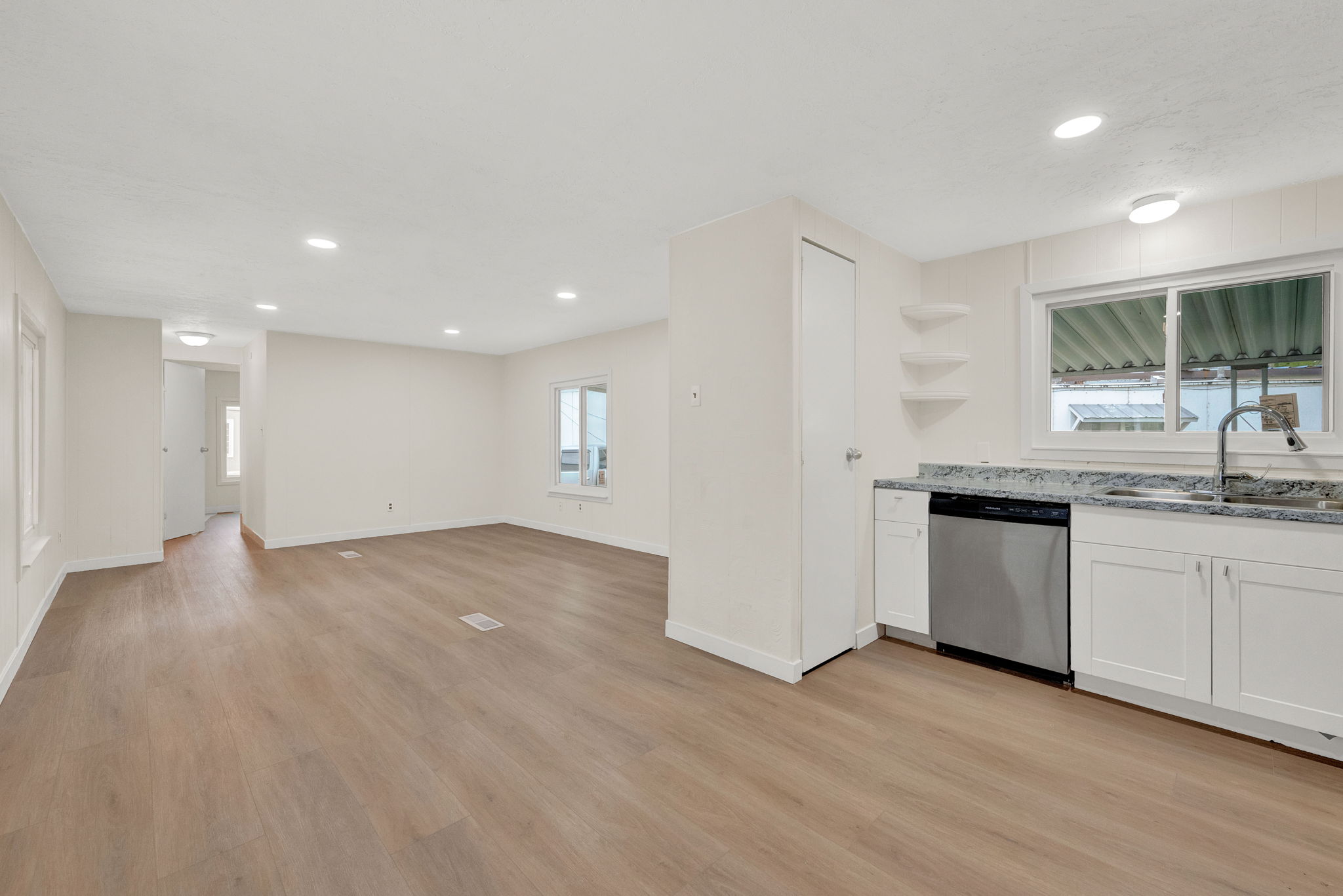 900  CENTURY DR #17 Ogden UT 84404