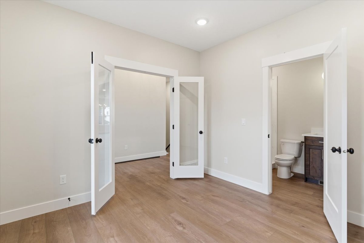 Den / Office with attached bathroom