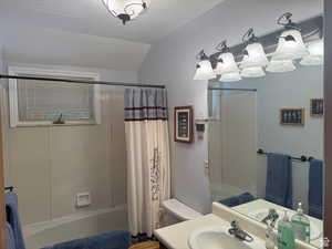 Main floor full bathroom