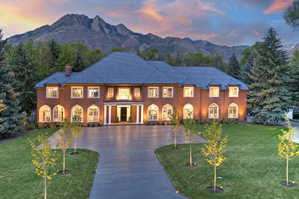 Stunning Georgia-inspired estate is new from top to bottom -