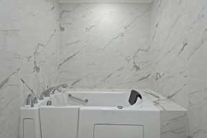Walk in soaking tub