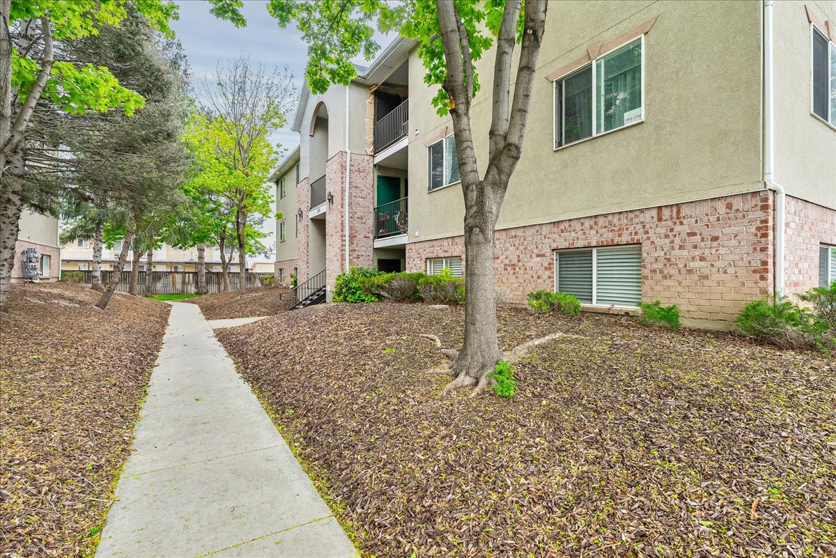 View of apartment building / complex