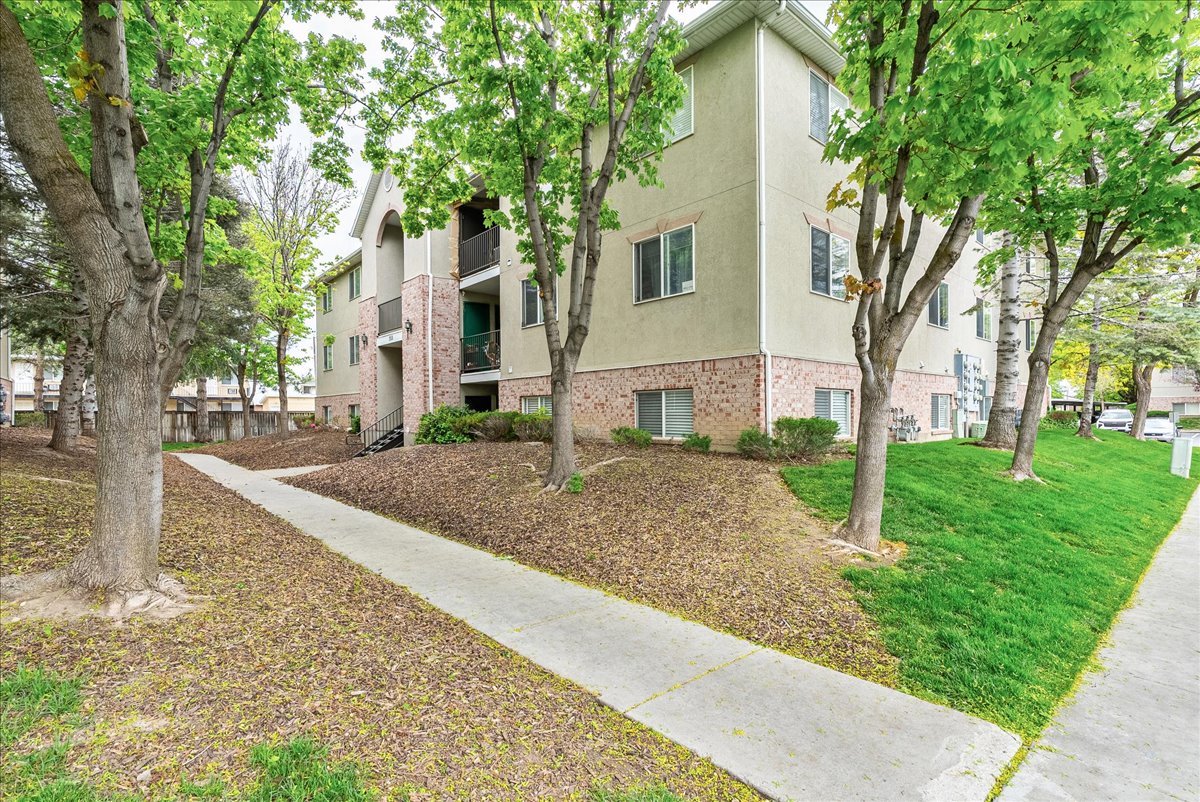 View of apartment building / complex