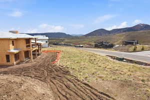 View of yard with a mountain view