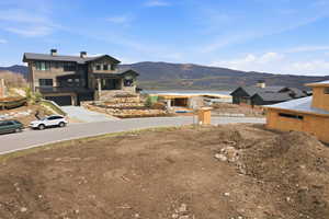 View of yard featuring a mountain view