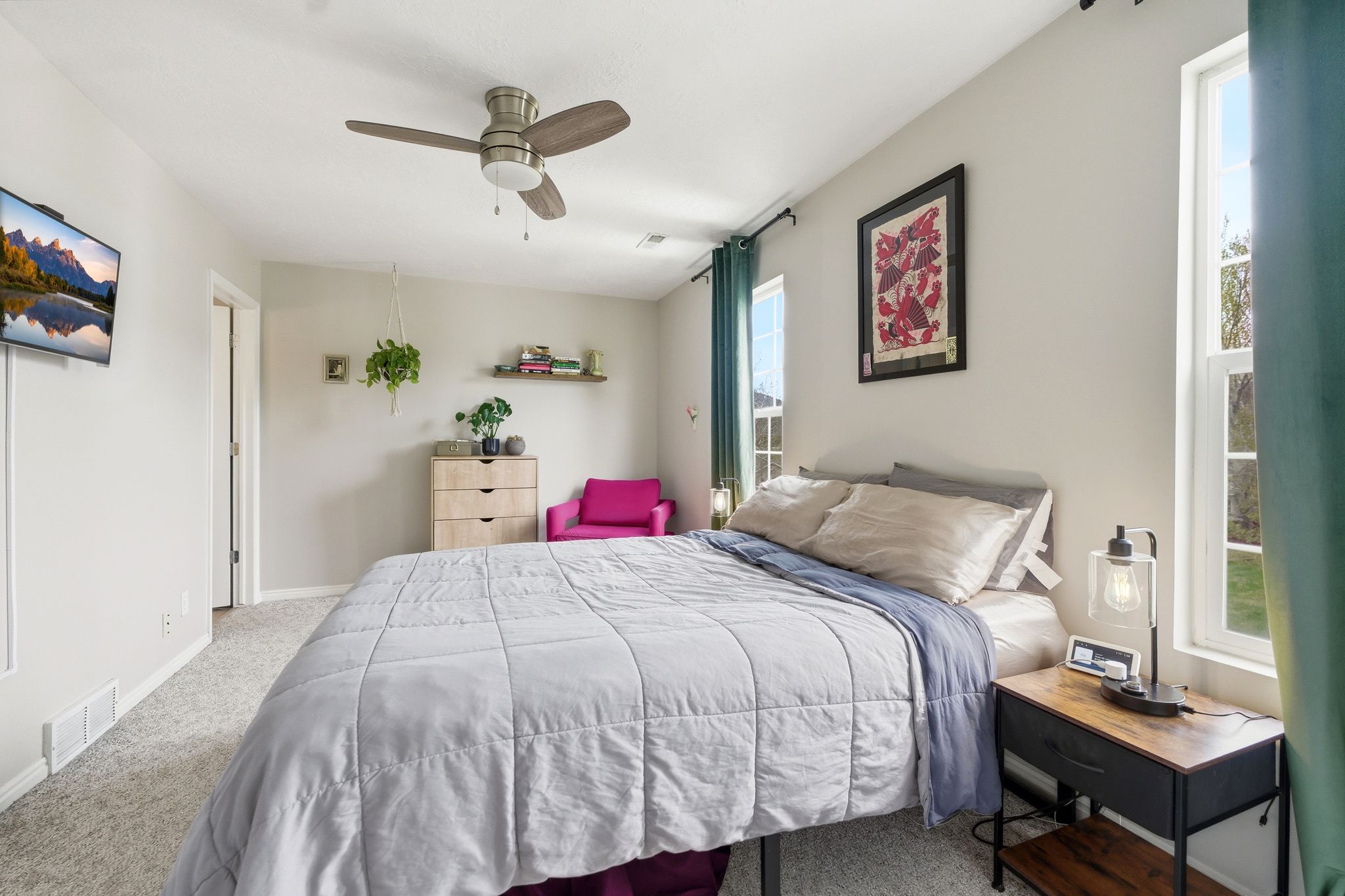 Bedroom featuring carpet floors and ceiling fan