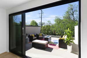 Seamlessly Creates the Ultimate Indoor-Outdoor Living Experience