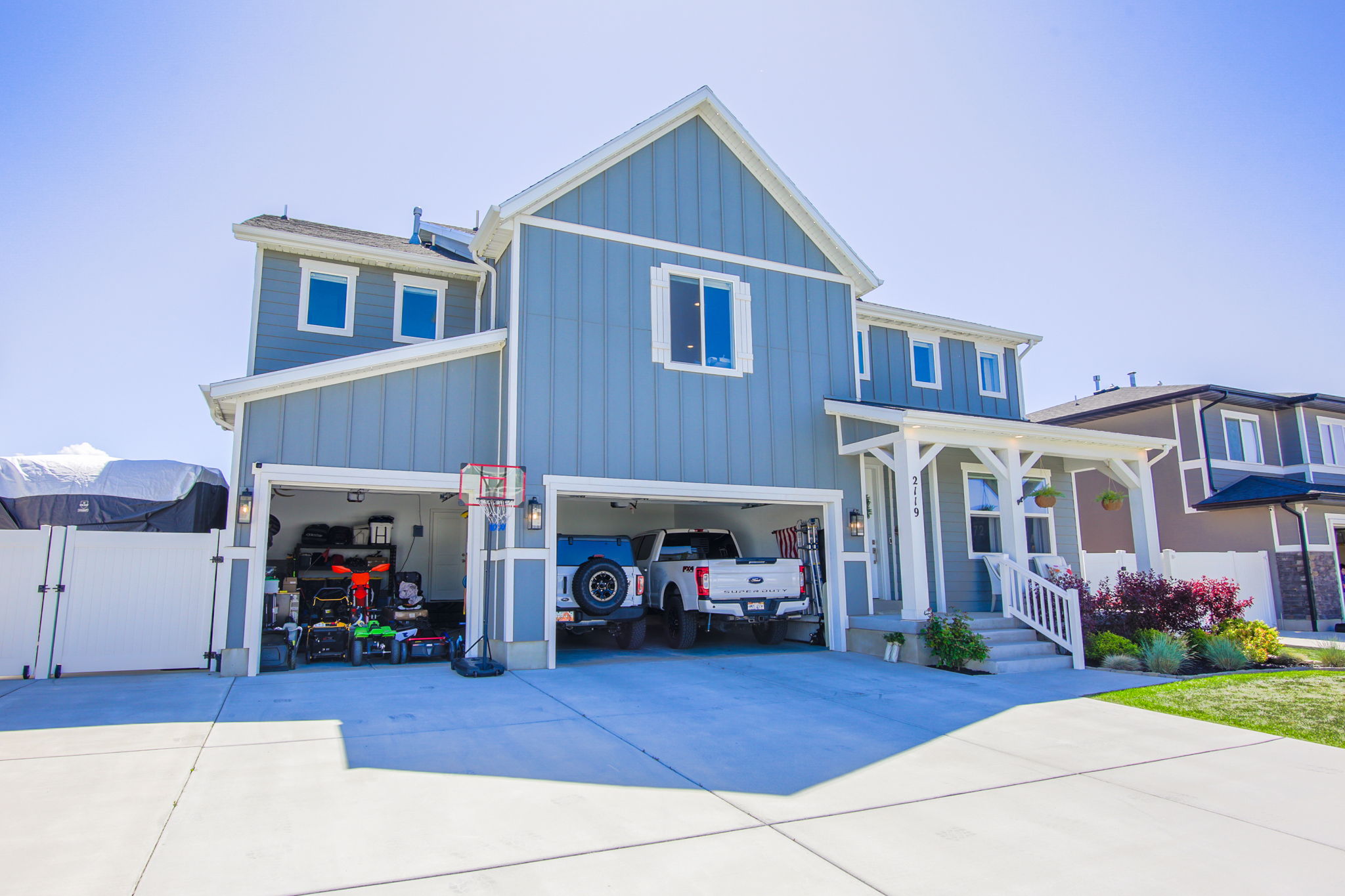 Large garage for your truck and all your toys