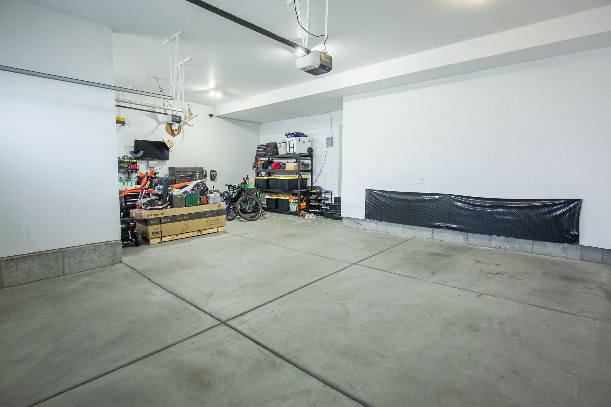 1400 Square foot garage