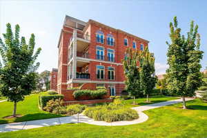 View of apartment building / complex