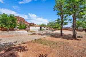 Ranch-style house with a mountain view