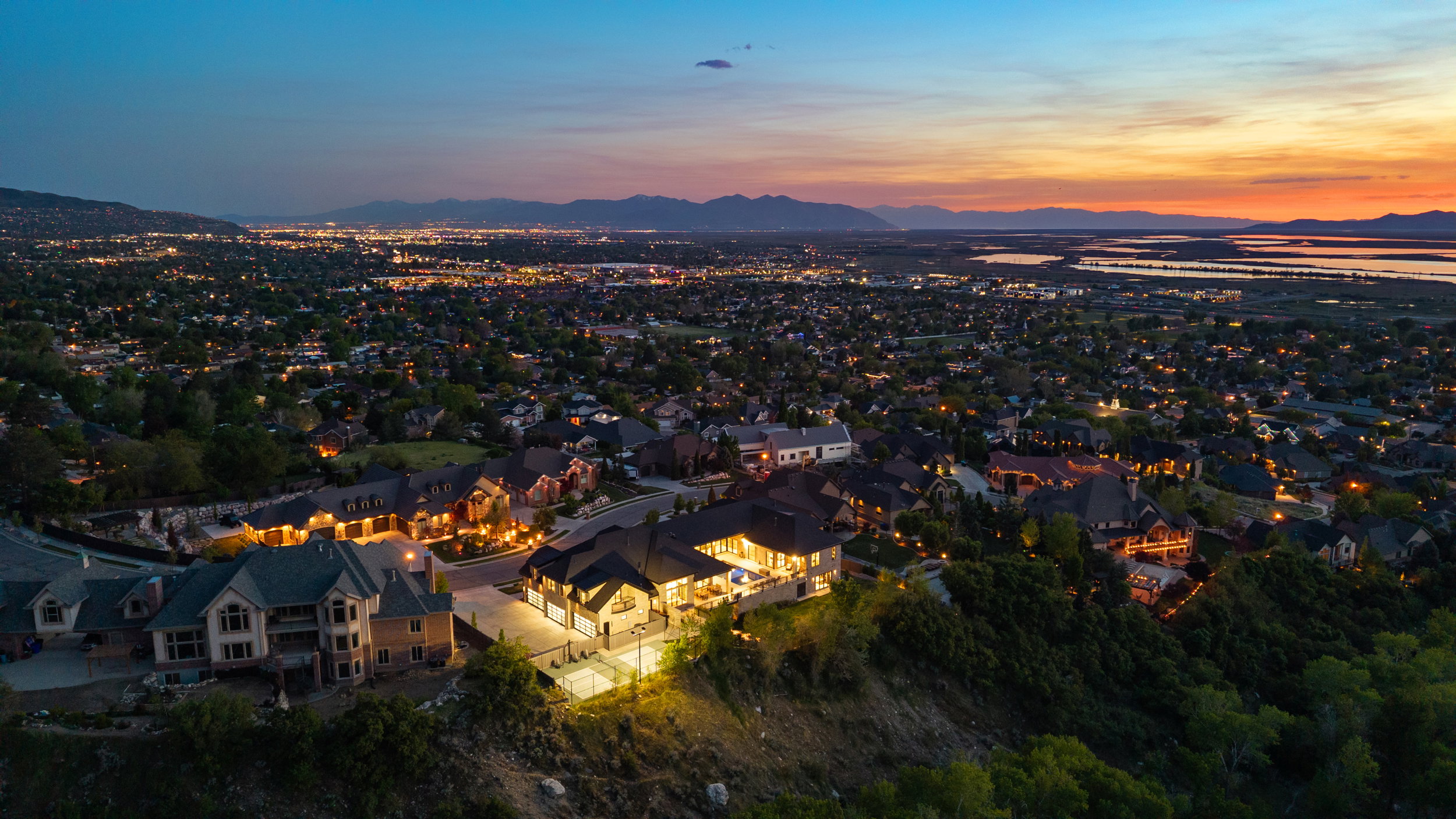 City view with mountains