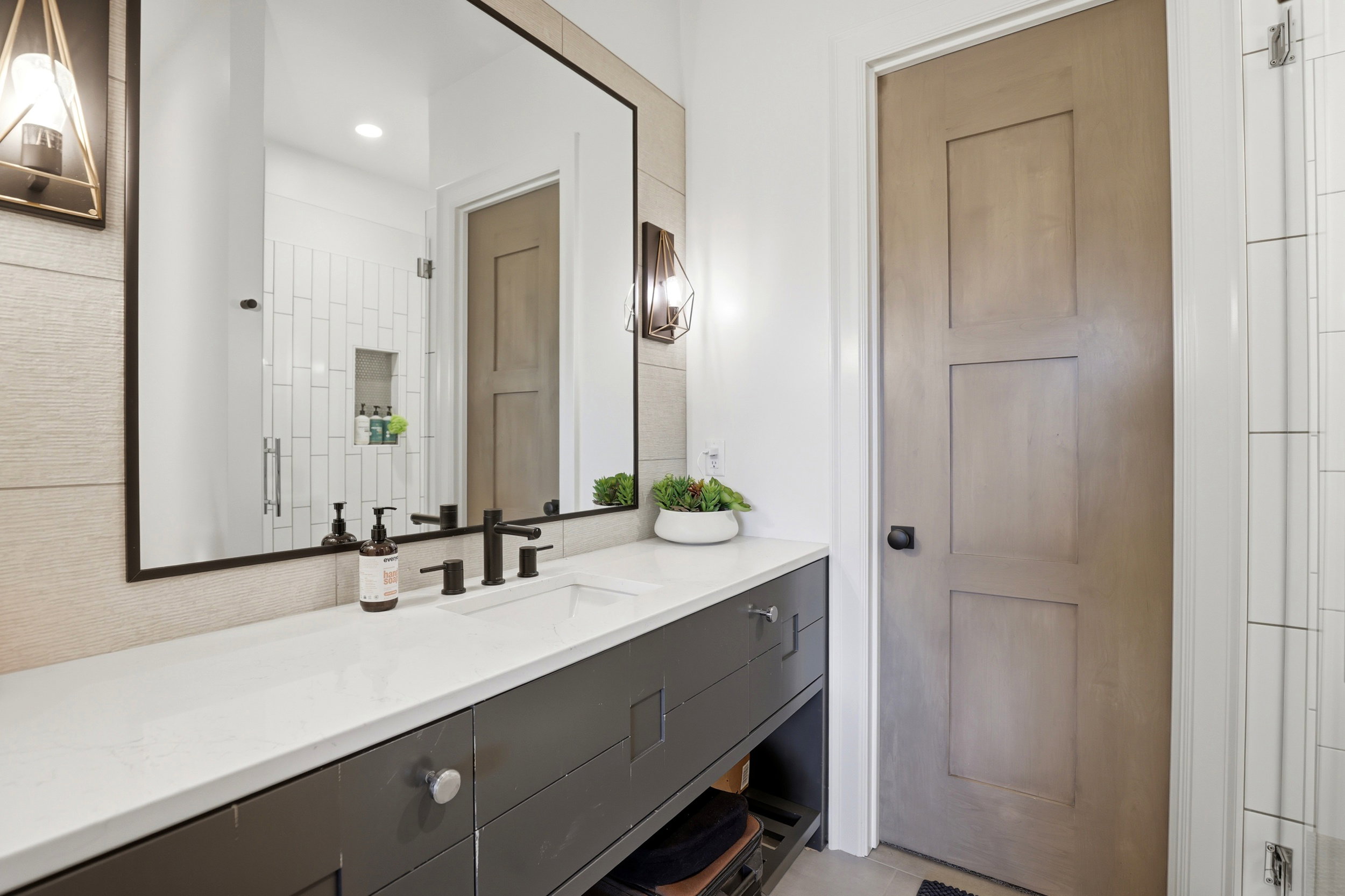 Full bathroom with vanity