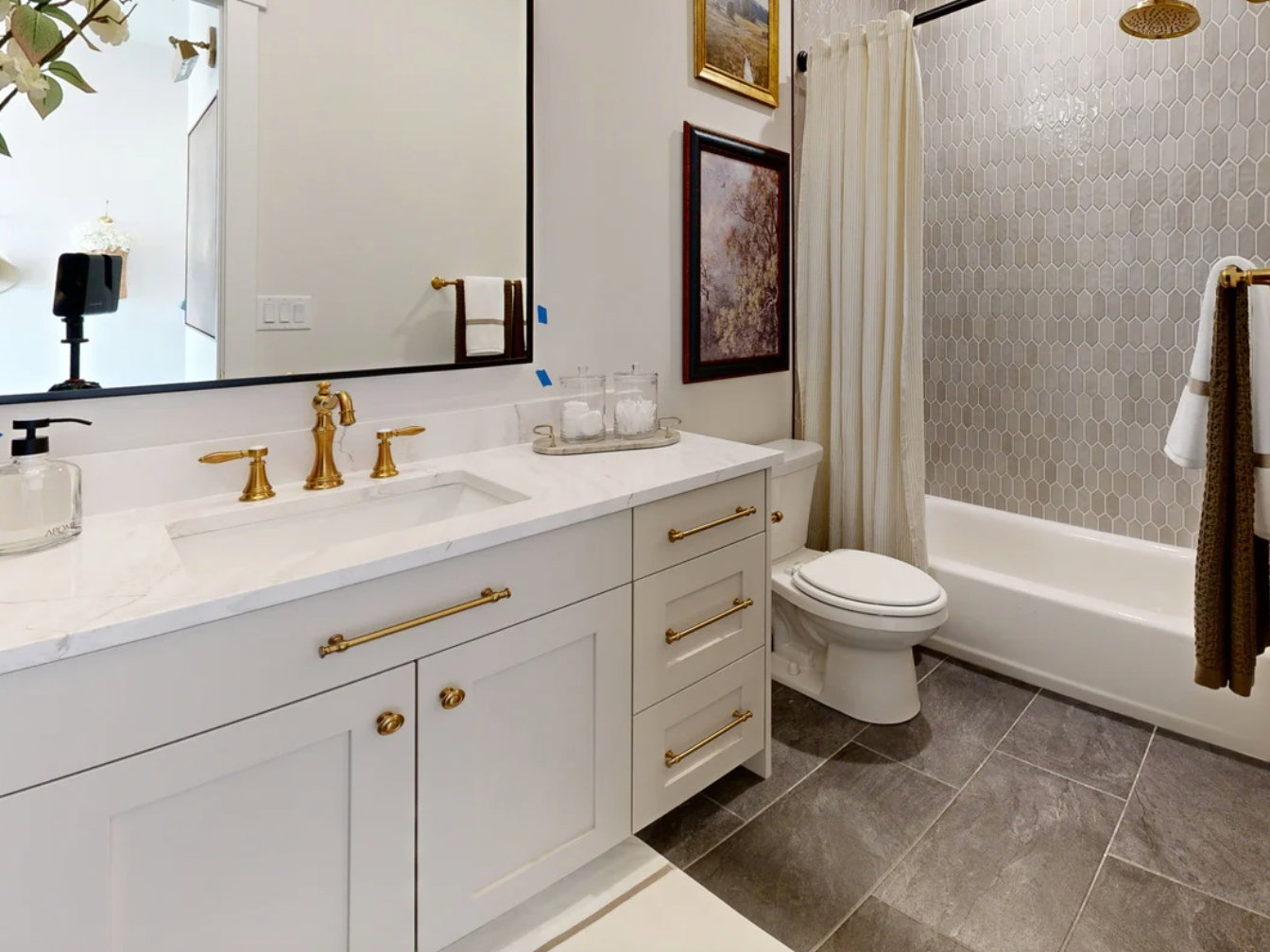 Parade Photo - Guest Bath