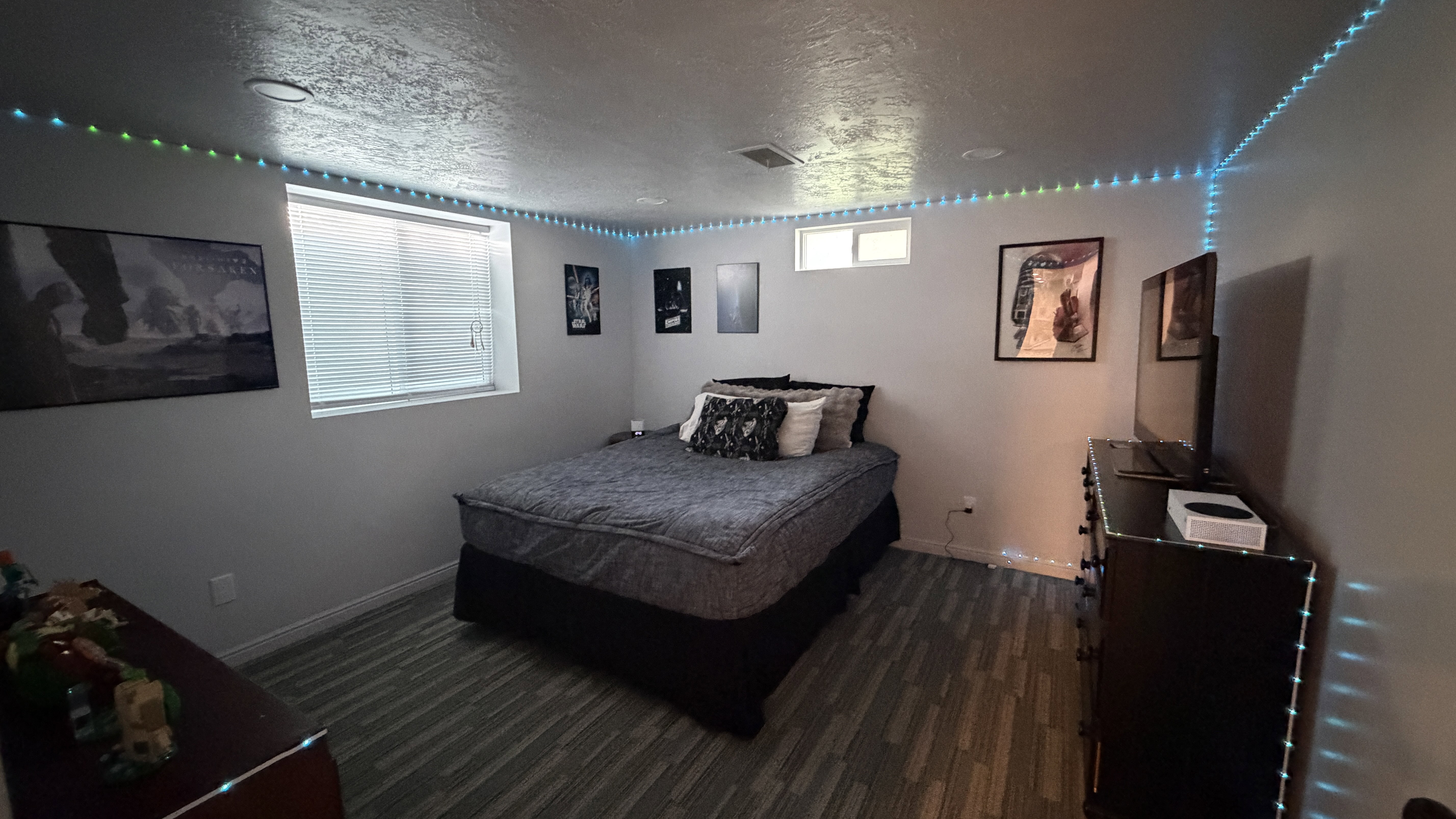 Bedroom 3 show accent lights