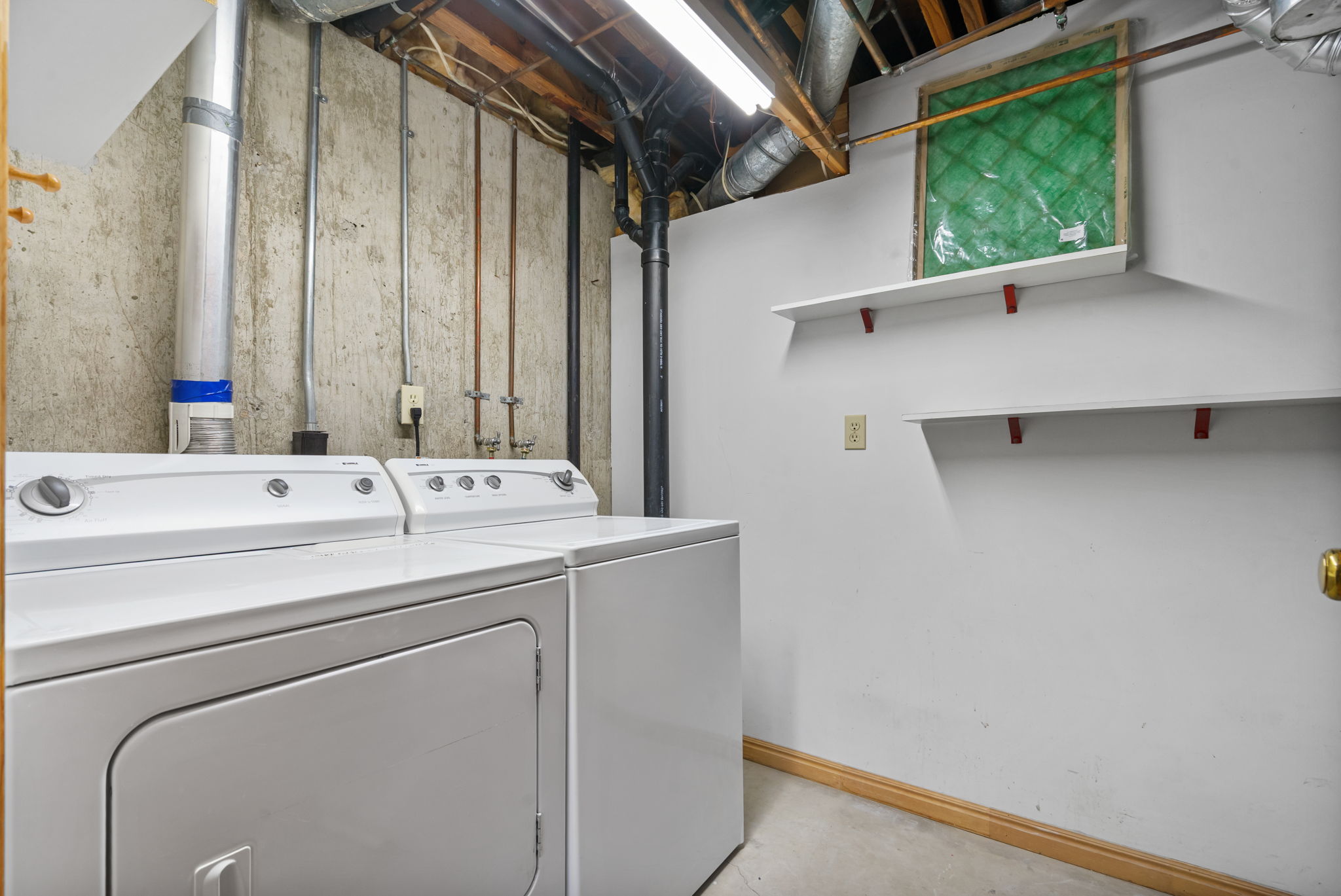 washer and dryer included