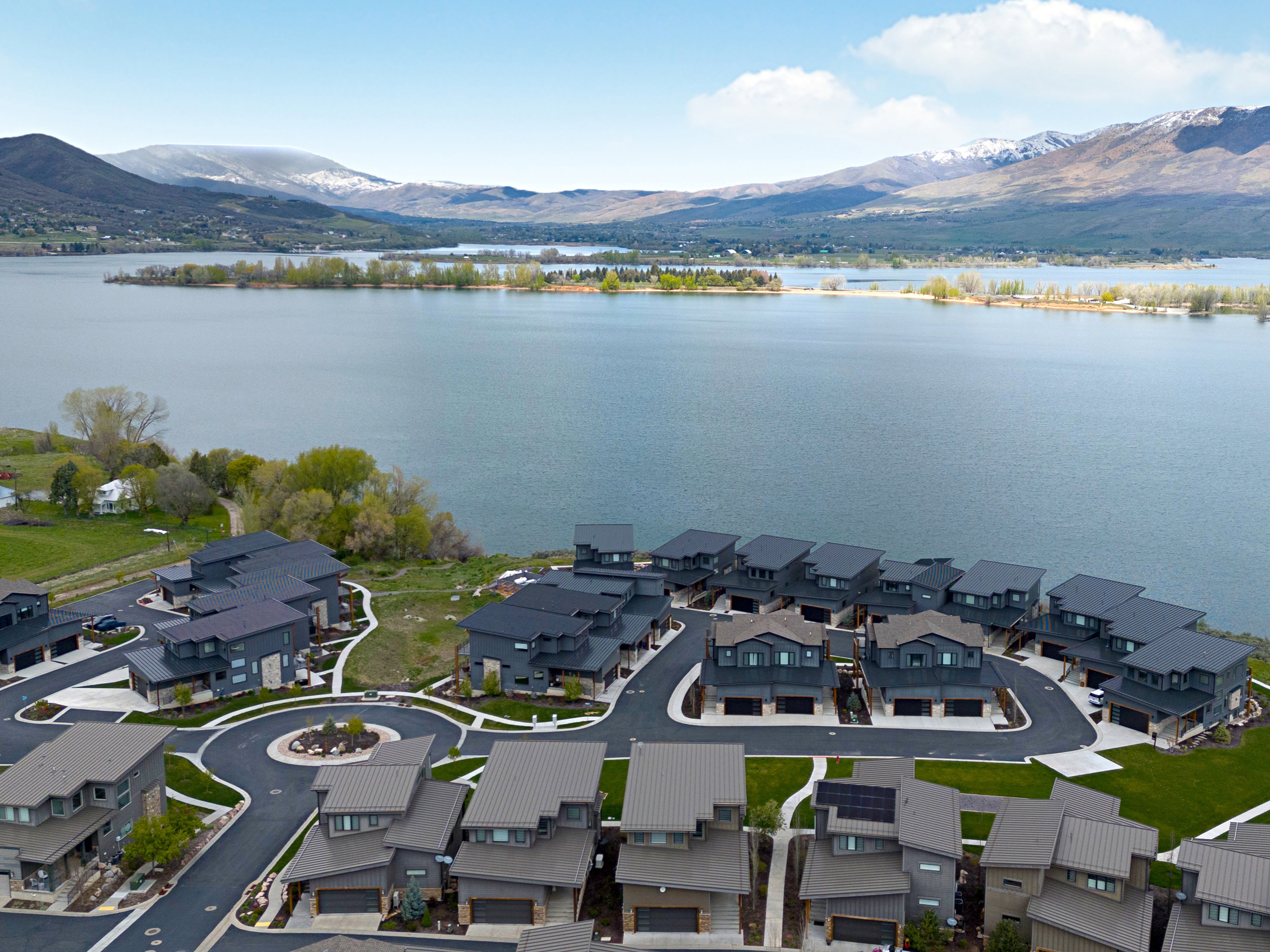Escapes at Edgewater a GATED Lake Community