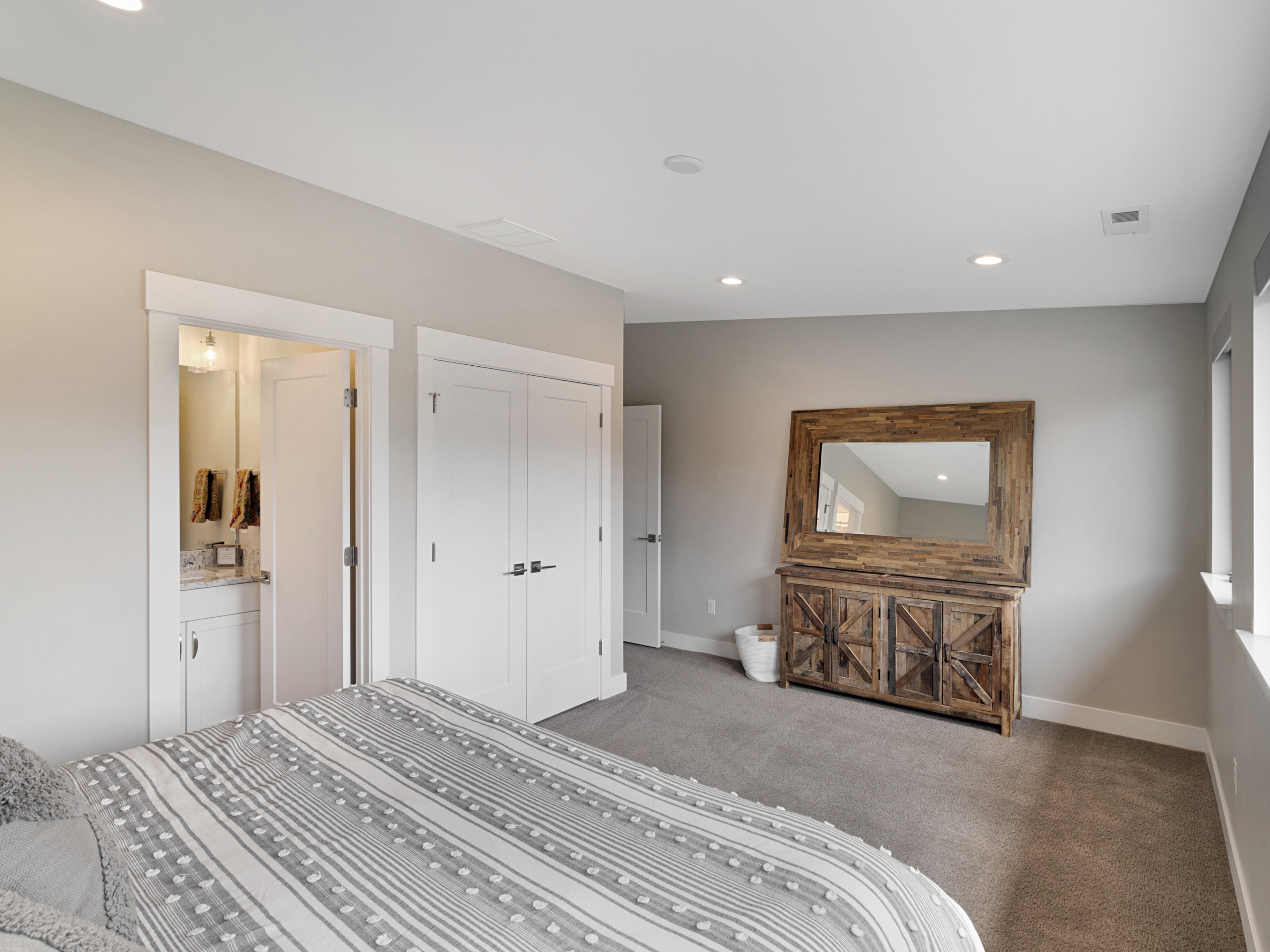 Ensuite Bedroom 3 of 3 Upstairs