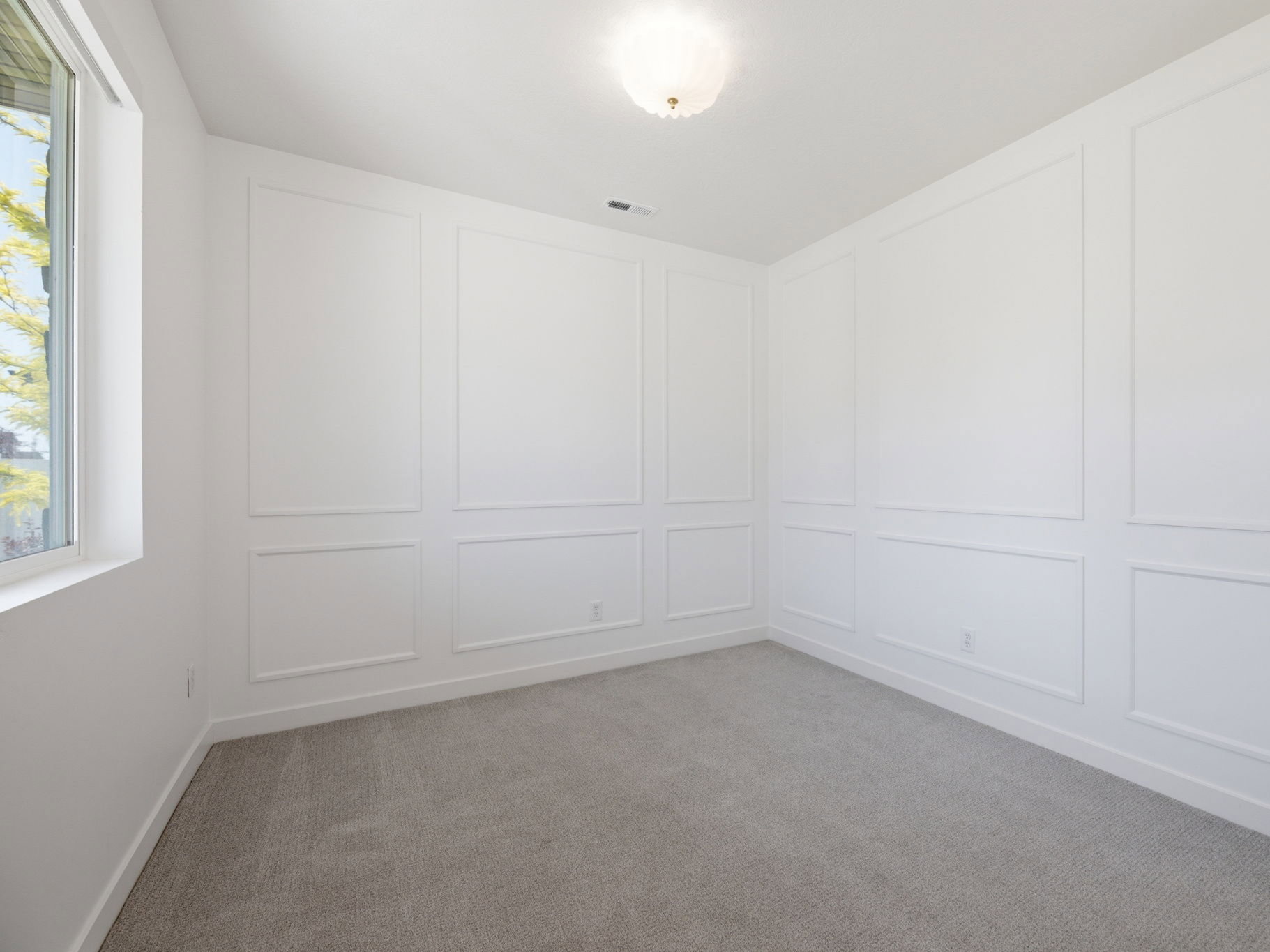 Living Room or Office/Den