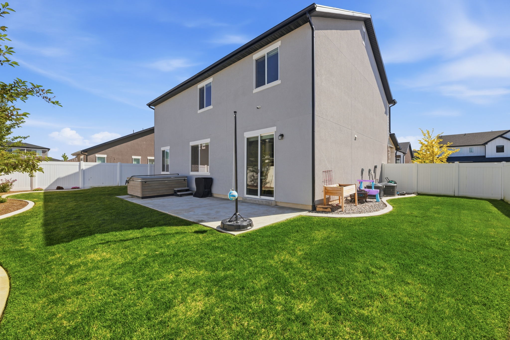 Fully Landscaped & Fenced Backyard